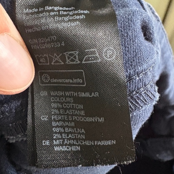 H&M Blue Short - Picture 4 of 4